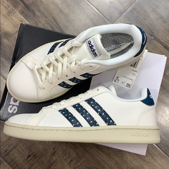 ADIDAS GRAND COURT women’s shoes - Picture 2 of 16